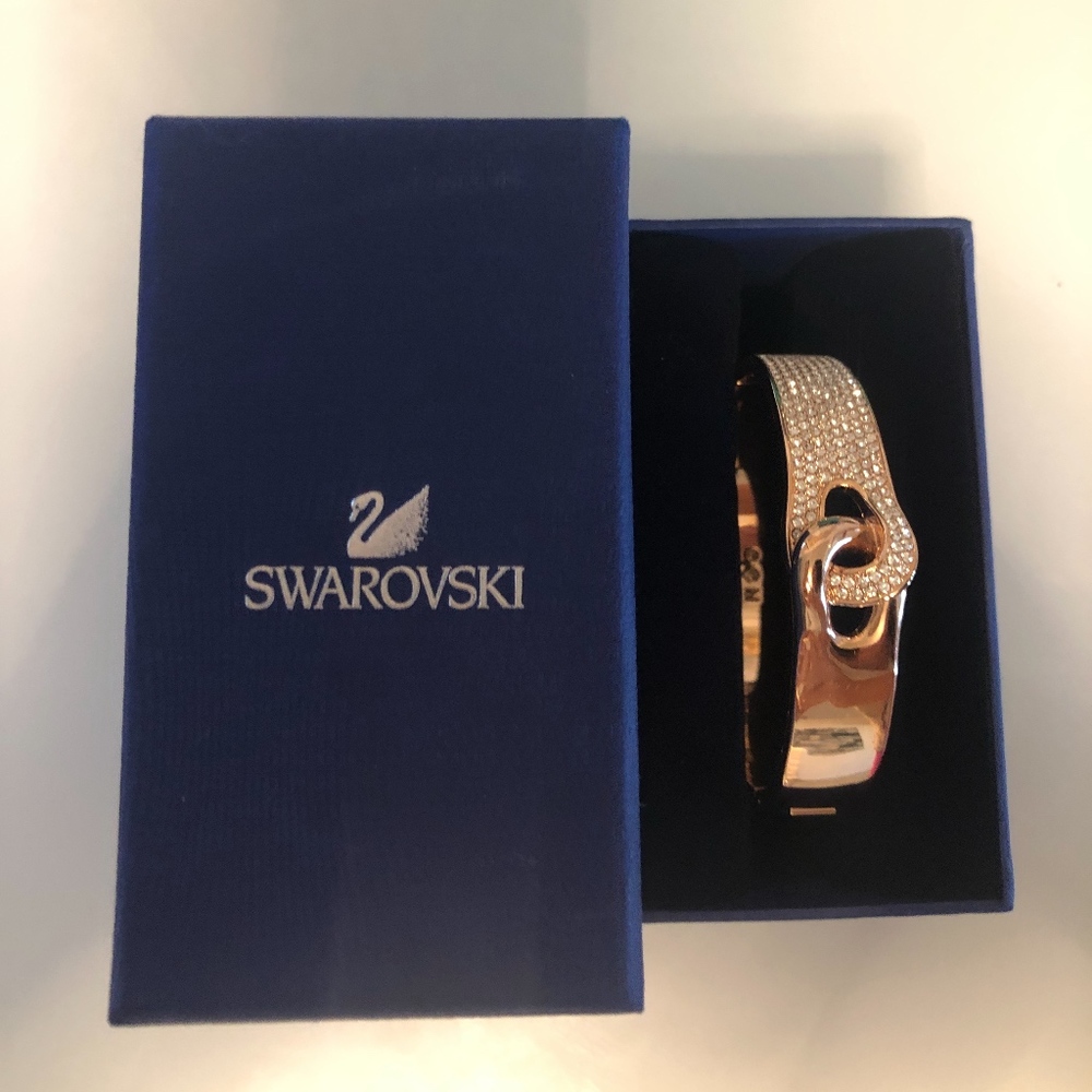 SWAROVSKI ROSE GOLD AND CRYSTAL BANGLE BRACELET